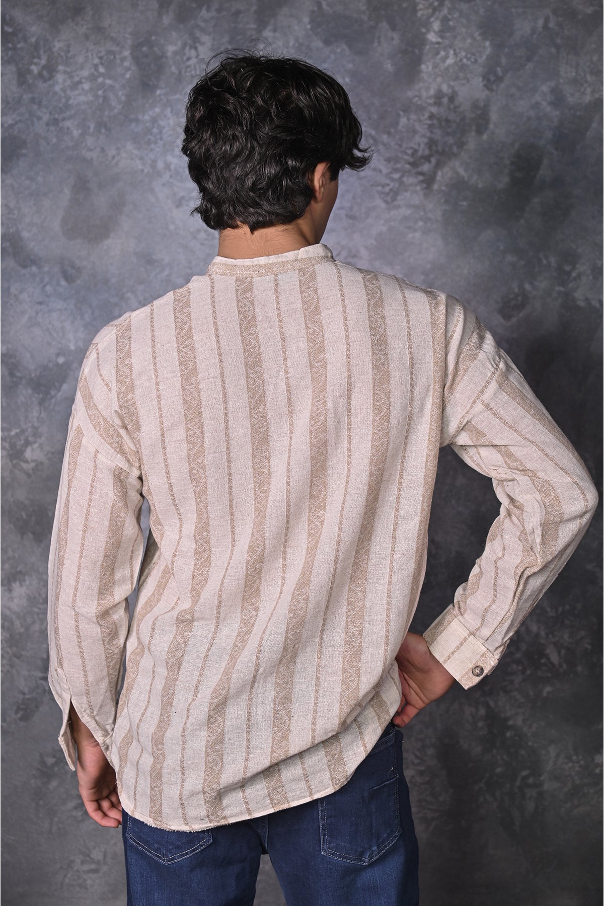 Hakim Yaka Çizgili Keten Erkek Gömlek - Bej
