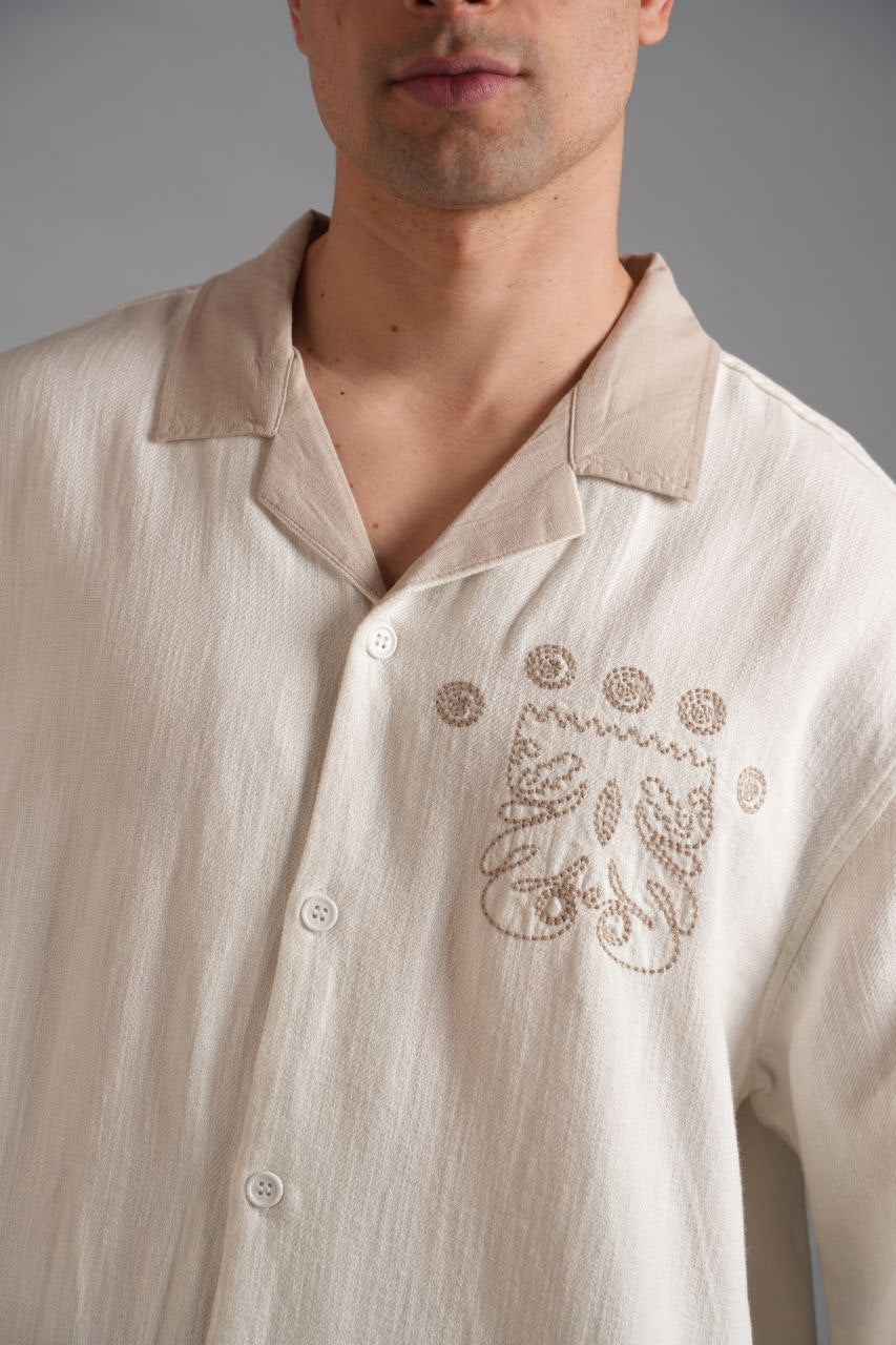 Yaka Garnili Nakışlı Keten Gömlek - Pamuklu Yumuşak Dokusu ile Rahat Şıklık - Ekru