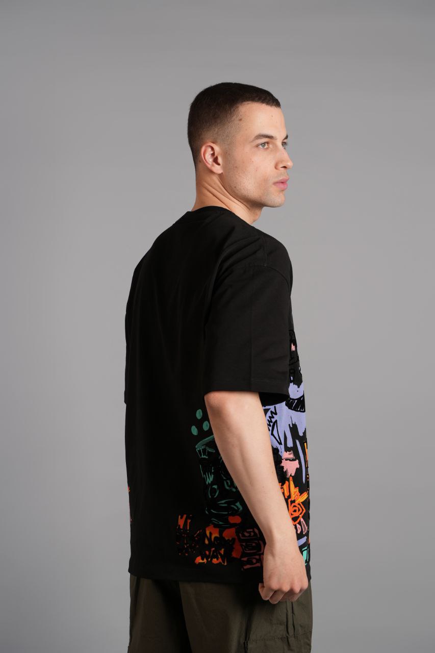 Art Flok Baskılı T-shirt - Sanatsal ve Renkli Tasarım Siyah