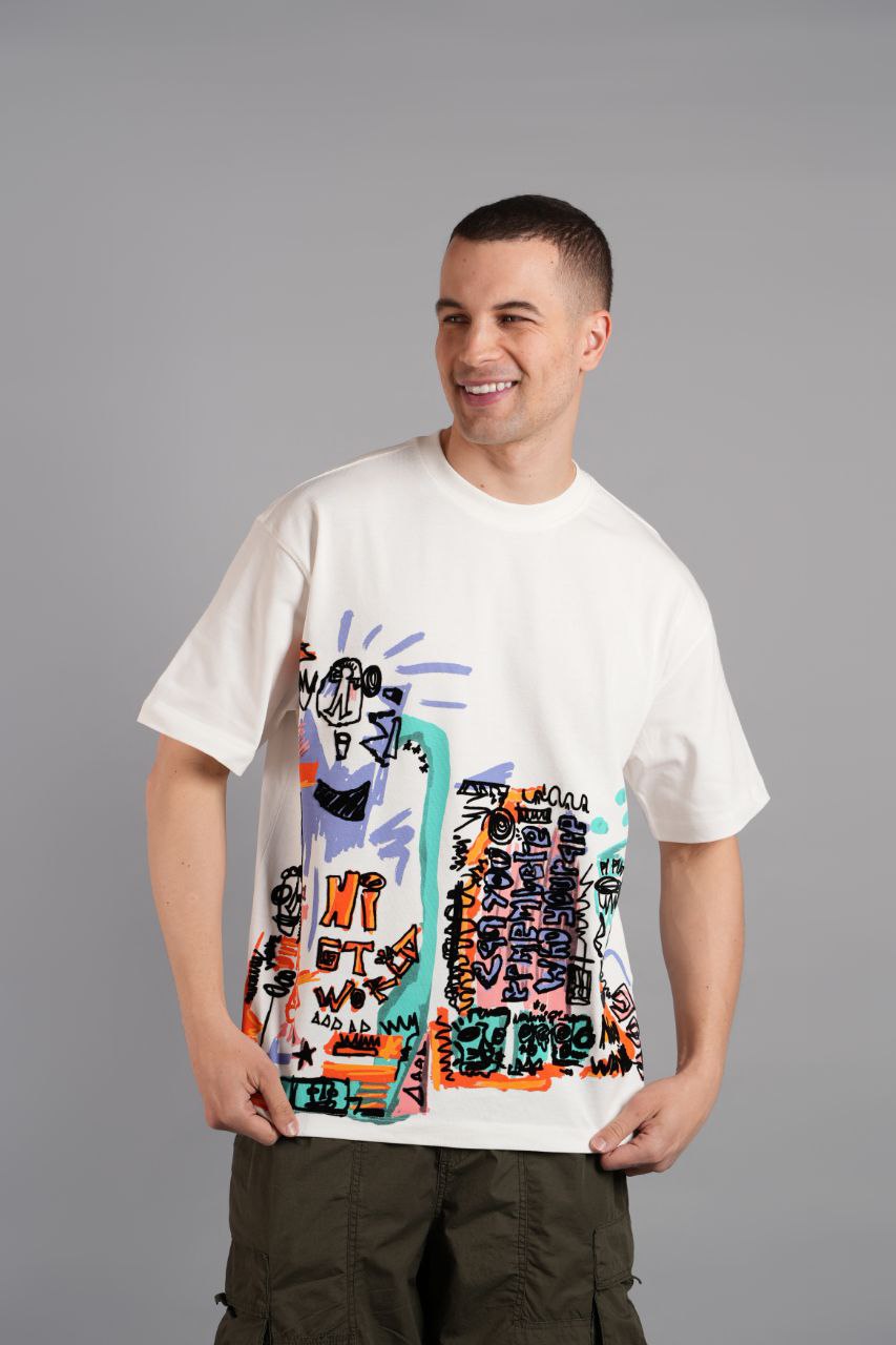 Art Flok Baskılı T-shirt - Sanatsal ve Renkli Tasarım Ekru