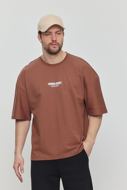 Hades Baskılı Oversize T-shirt - Pamuklu Konfor ve İkonik Tasarım Tarçın