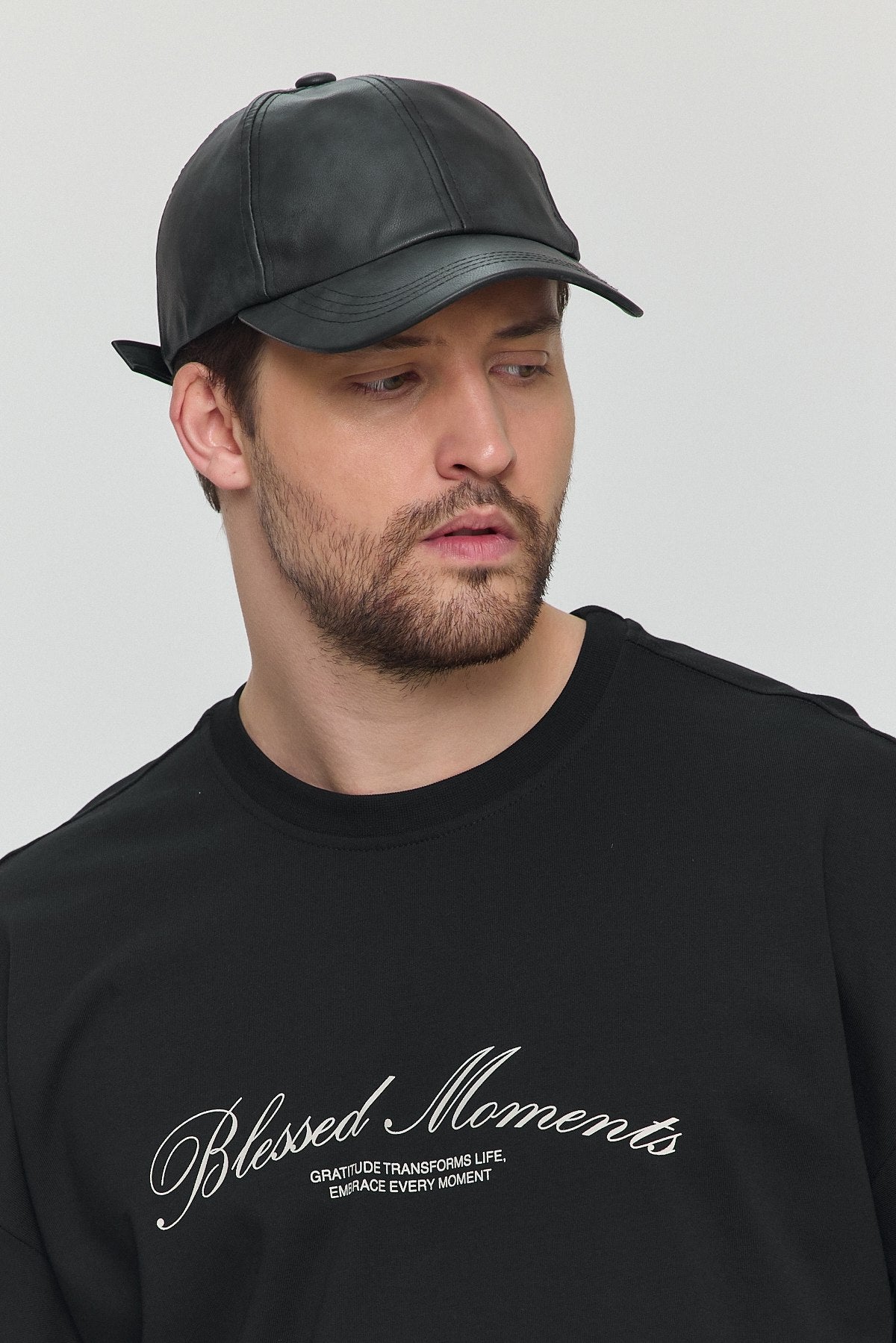 Blessed Moments El Baskılı Oversize T-shirt - Pamuklu Konfor ve Güçlü Tasarım