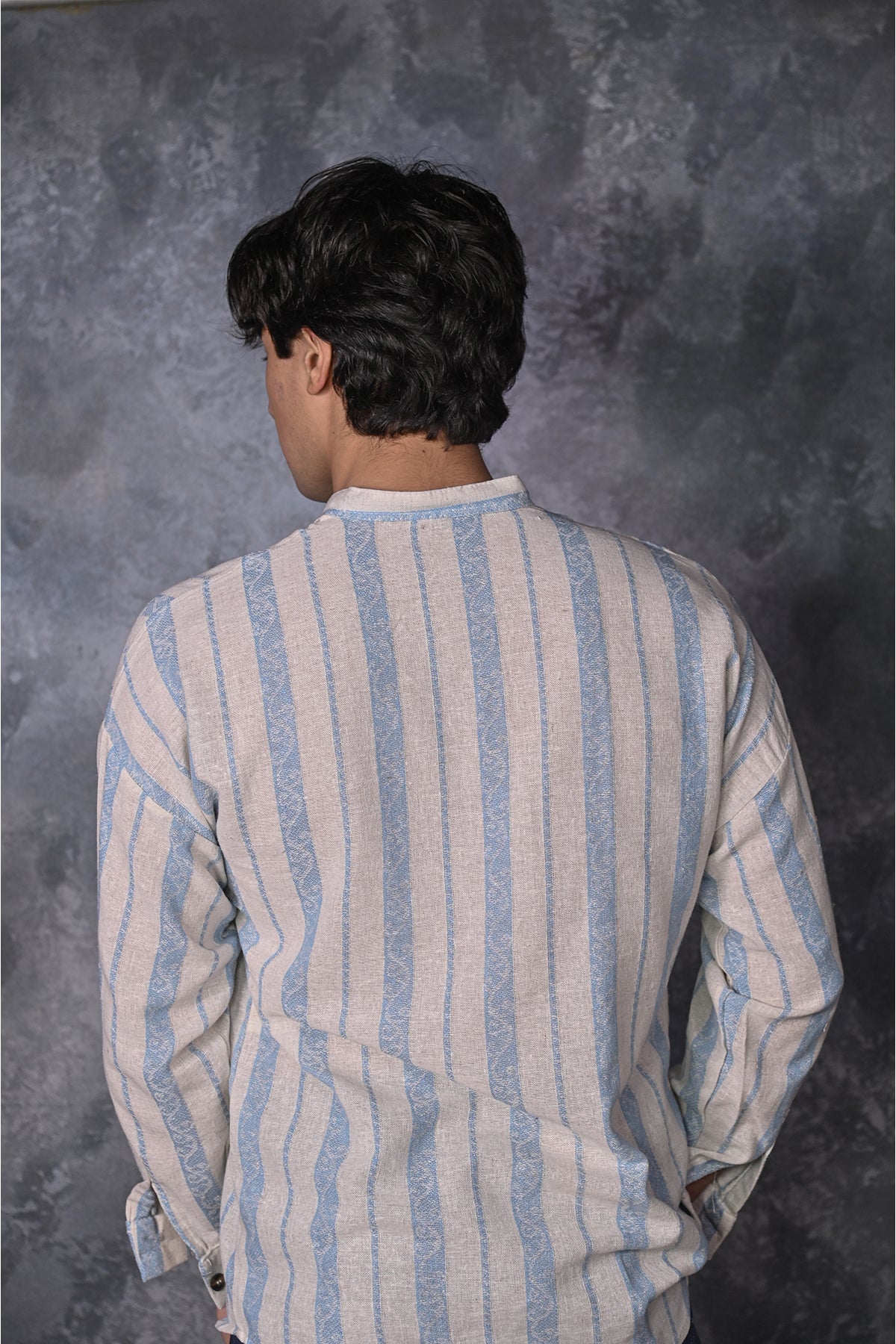 Hakim Yaka Çizgili Keten Erkek Gömlek - Krem