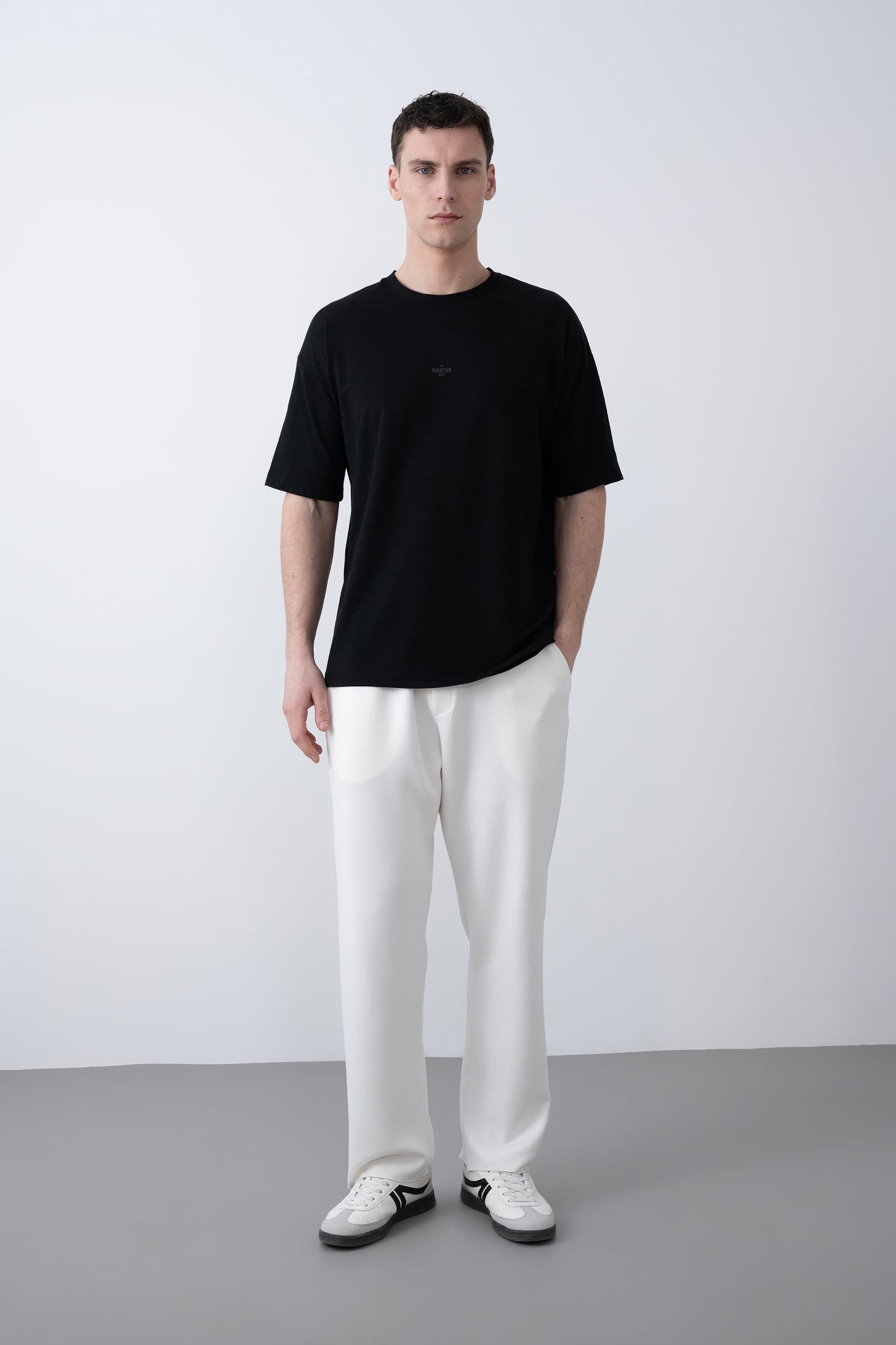 Au Marché Noír Yazılı Oversize T-shirt - Polyester Konfor ve Modern Tasarım Siyah