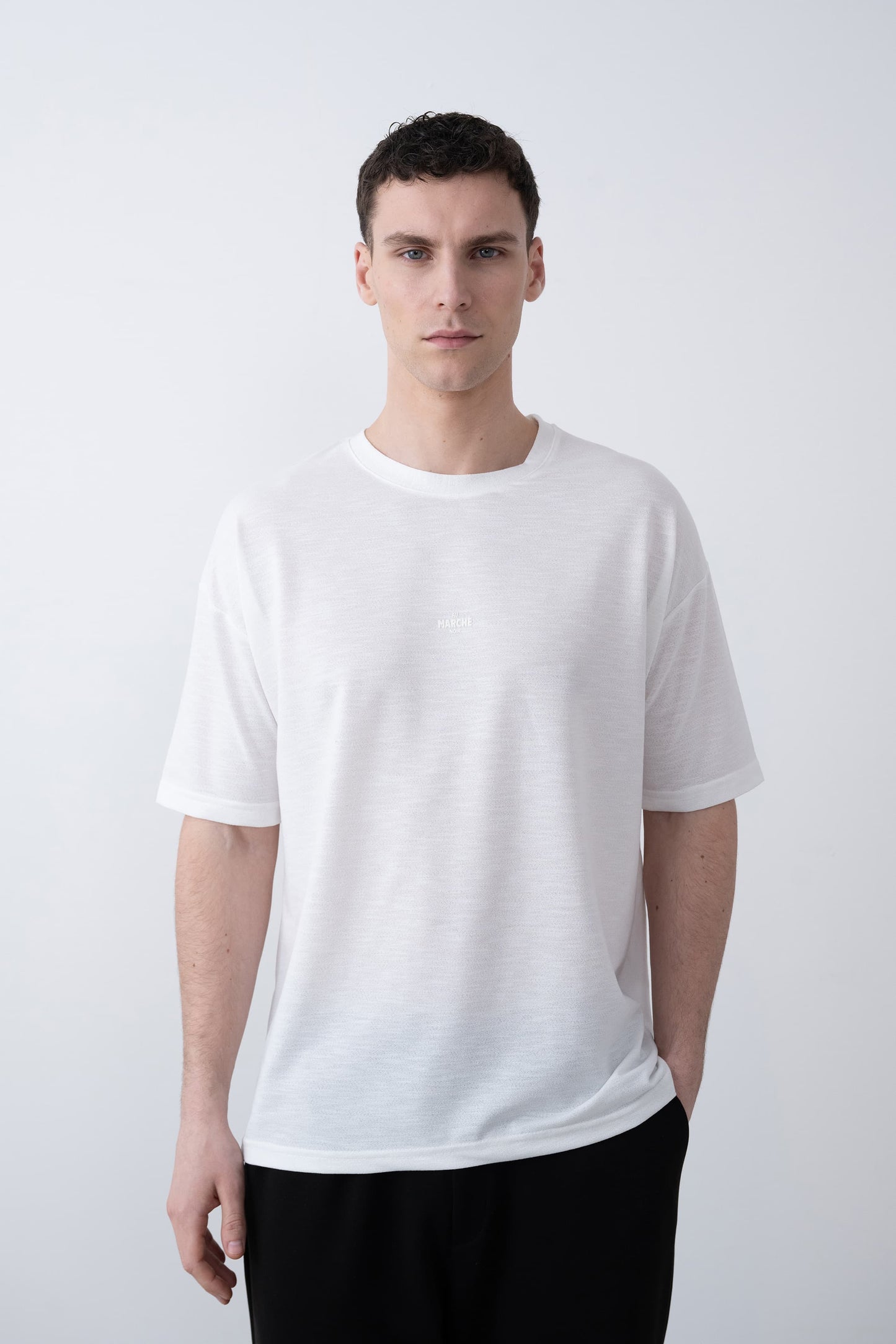 Au Marché Noír Yazılı Oversize T-shirt - Polyester Konfor ve Modern Tasarım Ekru