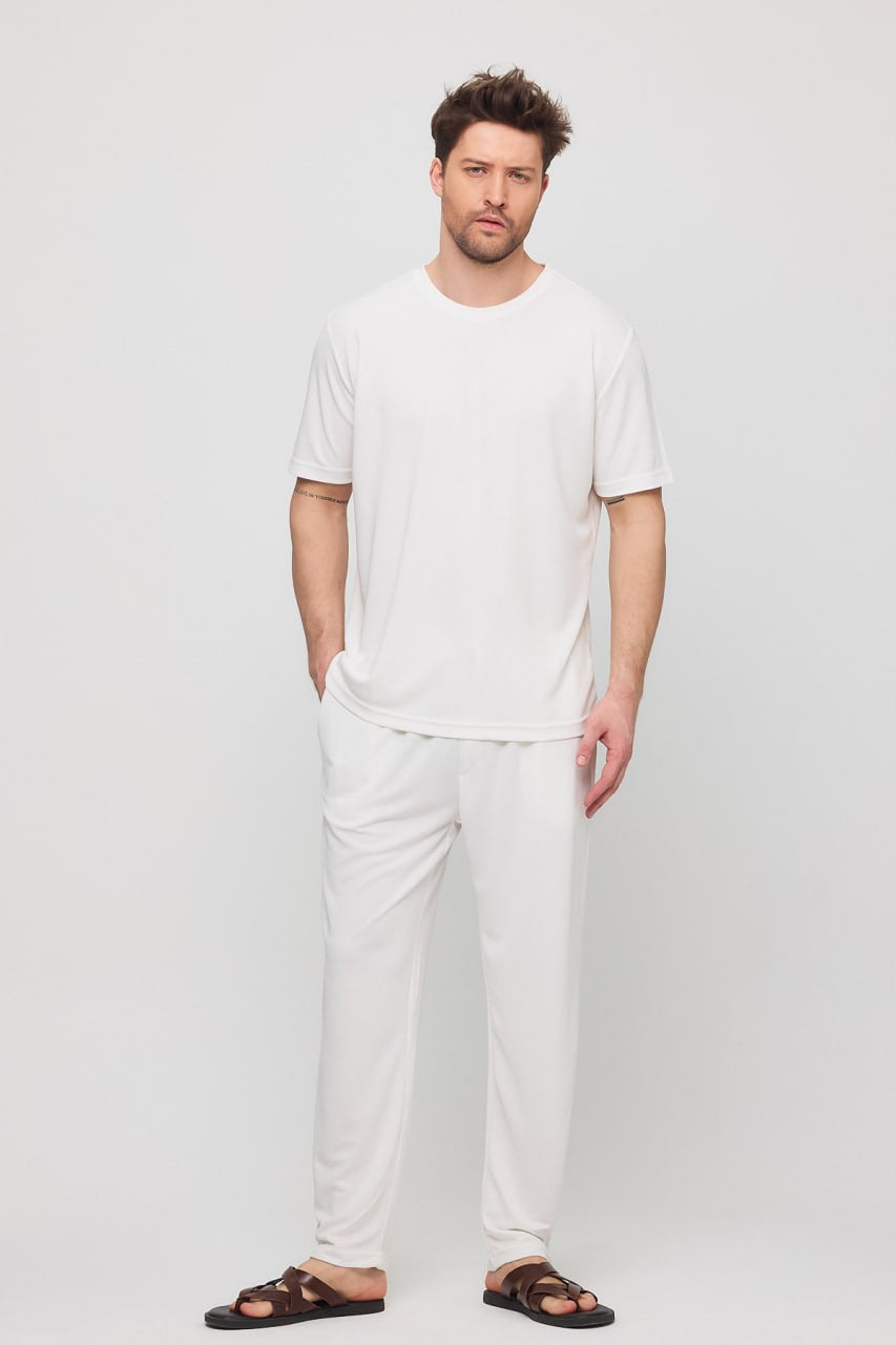 Bisiklet Yaka Oversize Modal Kumaş T-shirt - Konfor ve Şıklık - Ekru