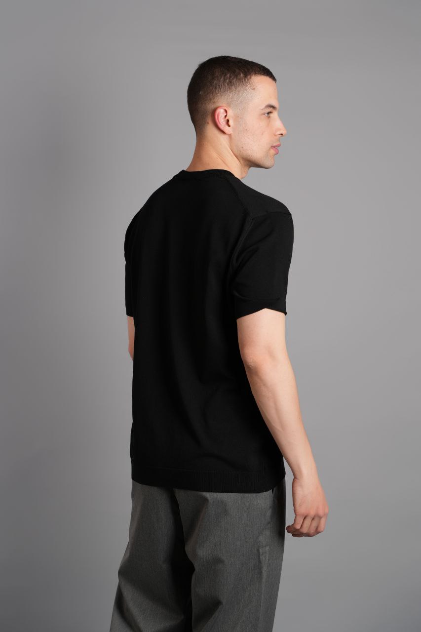 Bisiklet Yaka Basic Triko - Şıklık ve Konfor Siyah