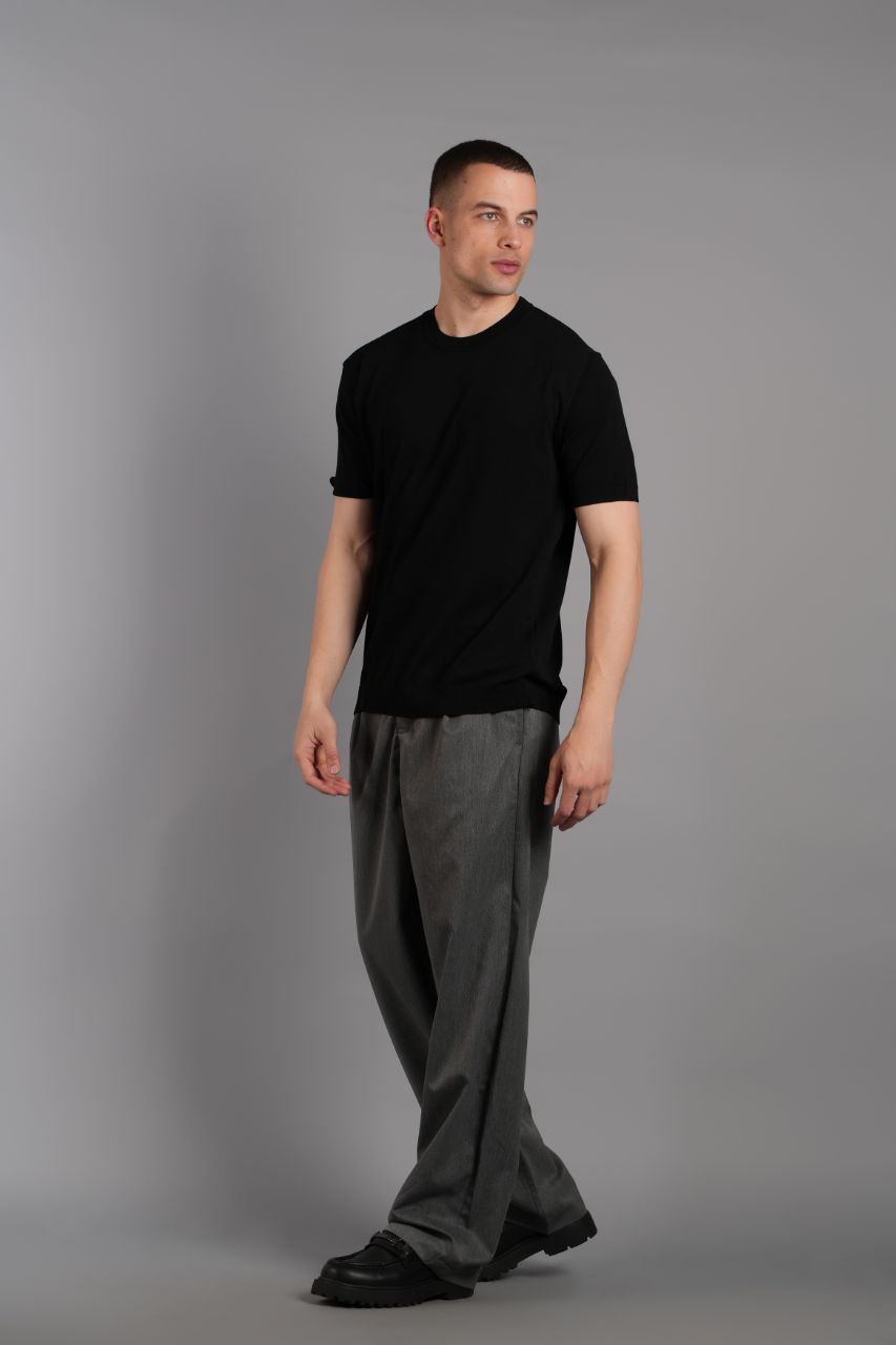 Bisiklet Yaka Basic Triko - Şıklık ve Konfor Siyah