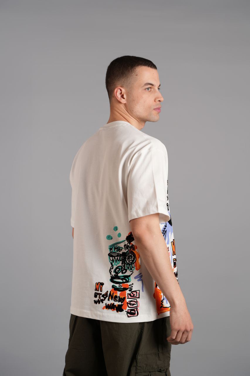 Art Flok Baskılı T-shirt - Sanatsal ve Renkli Tasarım Ekru