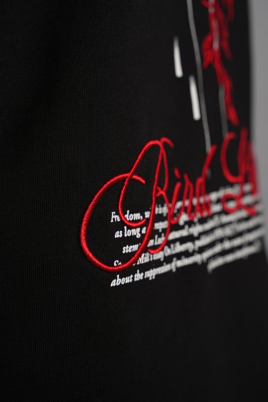 Sırtı Kuş Nakışlı T-shirt - Siyah