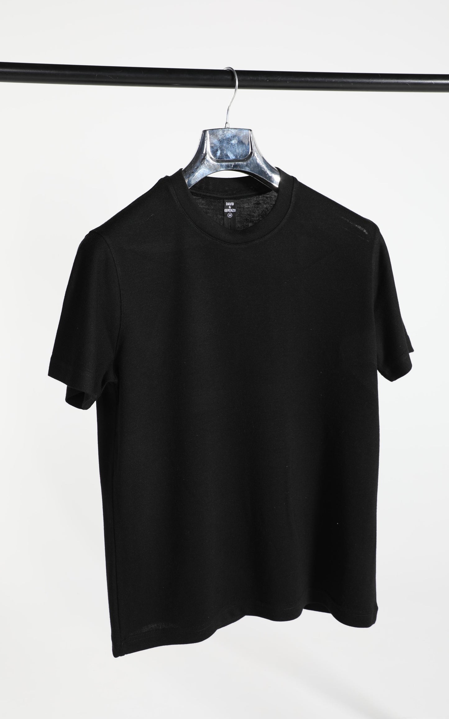 GERENZO BASIC OVERSİZE TRİKO TSHIRT – Yüksek Kalite Pamuk Karışımıyla Rahat ve Şık Bir Tasarım Siyah